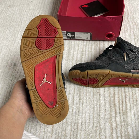 AIR JORDAN 4 RTR LEVIS NRG BG Denim Jordan 4s with gum sole
